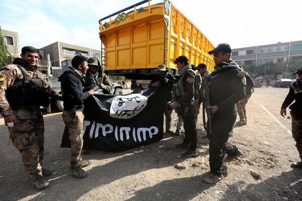 Μαζικός τάφος με 75 πτώματα εντοπίστηκε σε πρώην οχυρό του Ισλαμικού Κράτους στη Λιβύη