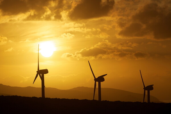 Το μεγάλο πράσινο στοίχημα της Iσπανίας: 100% της ηλεκτρικής ενέργειας από ανανεώσιμες πηγές ως το 2050