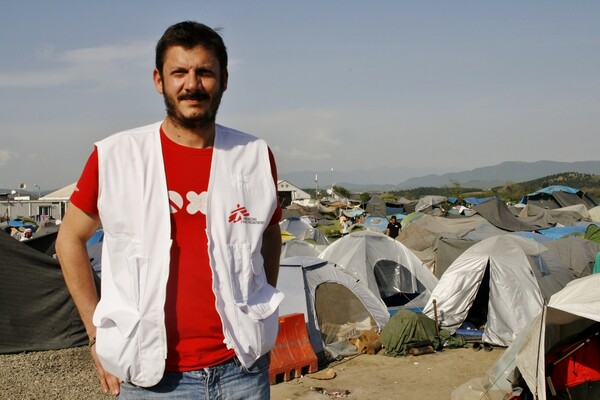Ο συντονιστής των Γιατρών Χωρίς Σύνορα στη Λέσβο δίνει τη δική του μαρτυρία για την τραγωδία στο hotspot της Μόριας