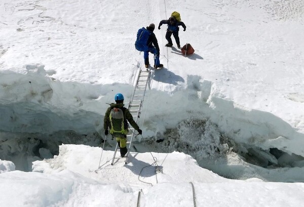 Τουλάχιστον 8 ορειβάτες νεκροί σε χιονοθύελλα στο Νεπάλ- Διαλύθηκε η κατασκήνωσή τους