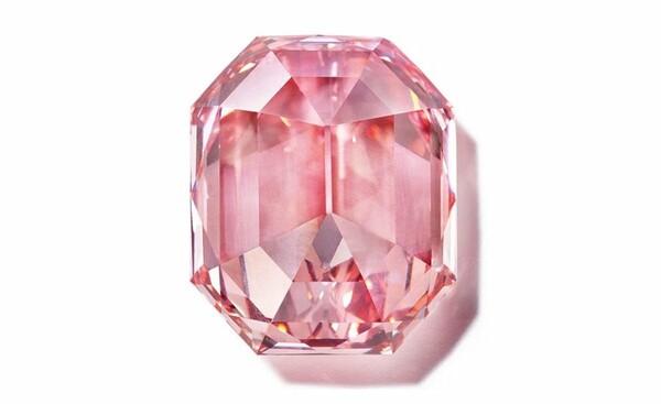 Pink Legacy - Αυτό το σπάνιο ροζ διαμάντι ποιος θα το πάρει;