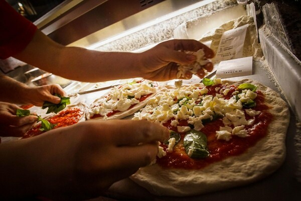 Επιστήμονες βρήκαν συνταγή για την «τέλεια πίτσα» με τη βοήθεια θερμοδυναμικών εξισώσεων