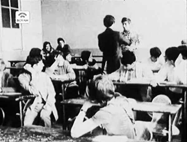 Πέντε χρόνια πριν από το Πολυτεχνείο, σε μια άλλη χώρα