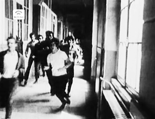 Πέντε χρόνια πριν από το Πολυτεχνείο, σε μια άλλη χώρα