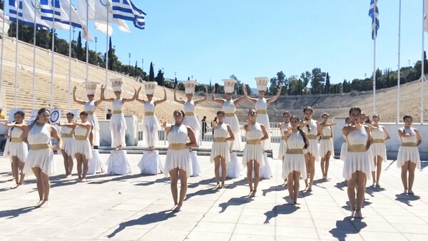 Ο χορός των Καρυατίδων