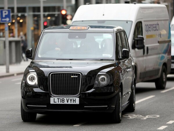 Τα εμβληματικά μαύρα ταξί του Λονδίνου σύντομα θα βρίσκονται και στο Παρίσι