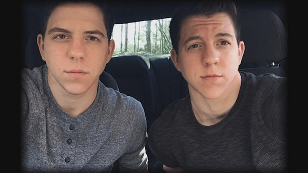 Δύο ομοζυγωτικοί δίδυμοι έκαναν επέμβαση επαναπροσδιορισμού φύλου την ίδια μέρα