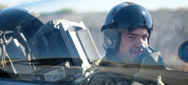 Με AC/DC και αυτό το βίντεο υποδέχτηκαν τον Τσίπρα στο Μέγαρο
