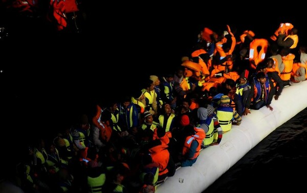 Τουλάχιστον 1.400 πρόσφυγες και μετανάστες διασώθηκαν σήμερα στη Μεσόγειο