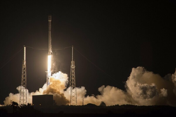 SpaceX: Σήμερα η εκτόξευση του πυραύλου - φορέα Falcon 9