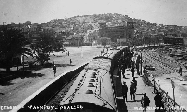 Στο σταθμό του Νέου Φαλήρου