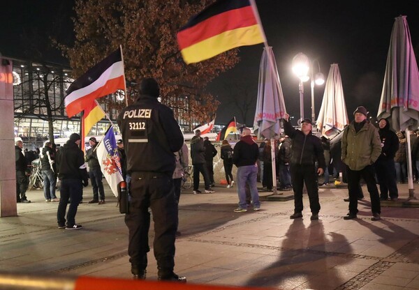 Γερμανία: Το ανώτατο δικαστήριο δεν απαγορεύει το νεοναζιστικό κόμμα NPD
