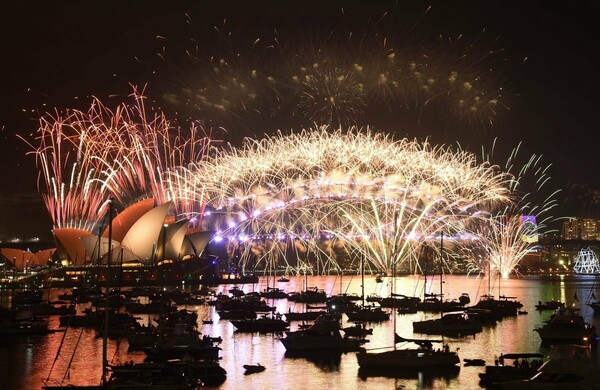 Το Σίδνεϊ υποδέχθηκε το 2017 με 7 τόνους πυροτεχνήματα