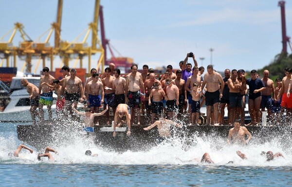 Με καλοκαιρινό καιρό γιόρτασαν σήμερα οι χιλιάδες ομογενείς στο Σίδνεϊ και τη Μελβούρνη τα Θεοφάνεια