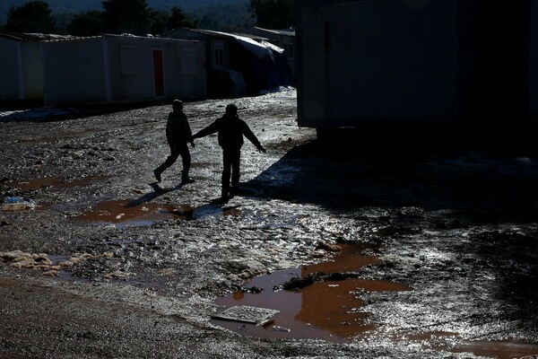 Σκάνδαλο παιδεραστίας στη Θεσσαλονίκη με γάλλο «μοναχό» που νάρκωνε και βίαζε ανήλικα προσφυγόπουλα