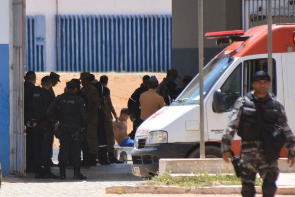 27 νεκροί από το ξέσπασμα βίας μέσα σε φυλακές της Βραζιλίας