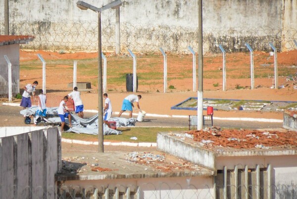 27 νεκροί από το ξέσπασμα βίας μέσα σε φυλακές της Βραζιλίας