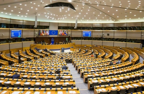 CETA: Εγκρίθηκε από το Ευρωκοινοβούλιο η εμπορική συμφωνία ΕΕ-Καναδά