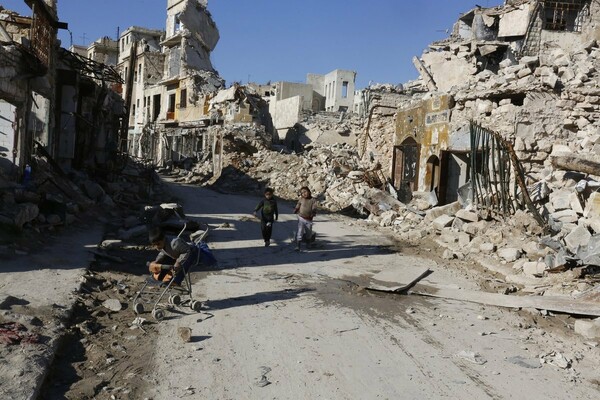 Συνεχίζονται οι ανταλλαγές πυρών στη Συρία ενώ αρχίζουν οι ειρηνευτικές συνομιλίες στη Γενεύη