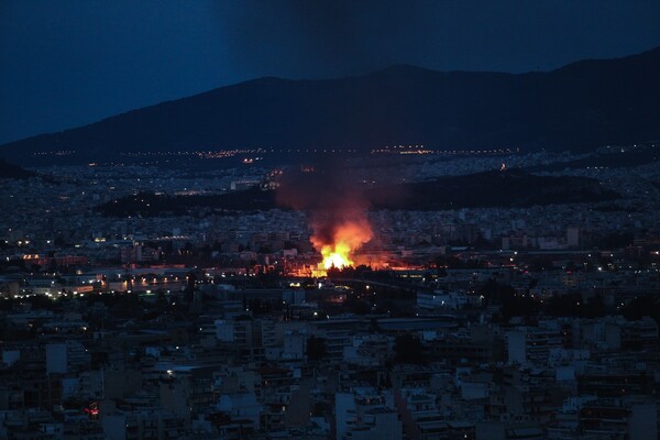 Οι πρώτες φωτογραφίες από τη μεγάλη πυρκαγιά στον Ταύρο