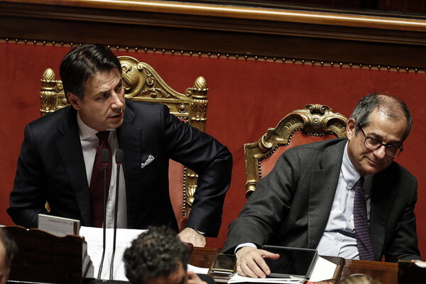 Η ιταλική γερουσία έδωσε ψήφο εμπιστοσύνης στη κυβέρνηση Κόντε