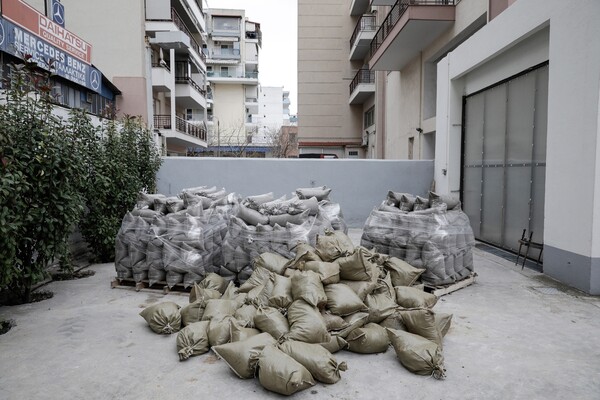 Aνάχωμα για τη βόμβα στο Κορδελιό - 10 φωτογραφίες από τις πυρετώδεις προετοιμασίες της πρωτοφανούς επιχείρησης