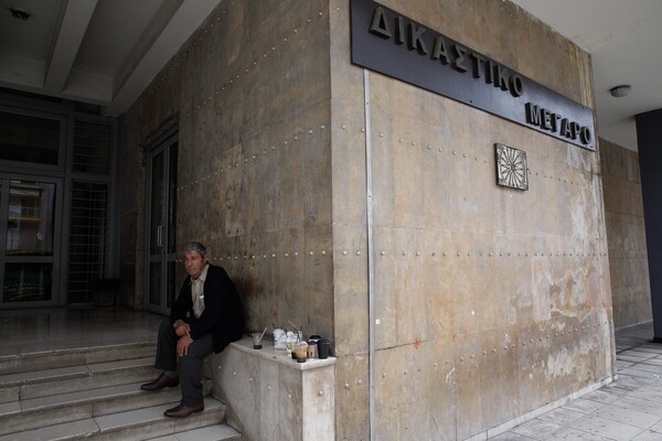 Θεσσαλονίκη: Εκκενώθηκε το δικαστικό μέγαρο μετά από τηλεφώνημα για βόμβα
