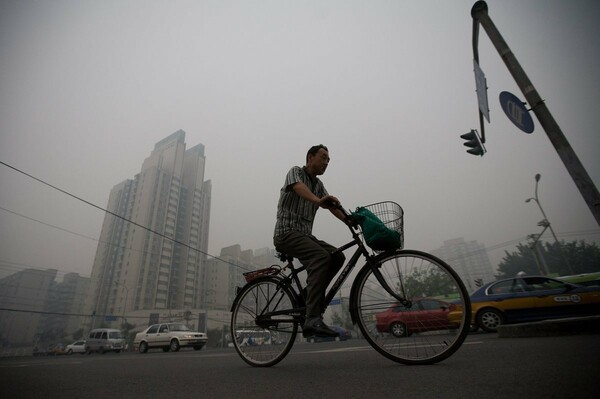 Η απίστευτη περίπτωση ενός Κινέζου που ταξίδευε με ποδήλατο ένα μήνα σε λάθος κατεύθυνση