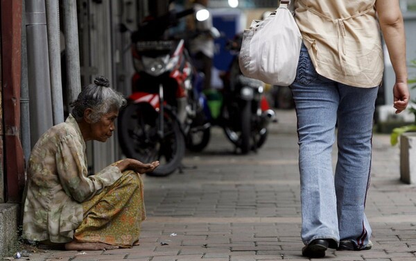 Ινδονησία: Οι 4 πλουσιότεροι της χώρας έχουν μεγαλύτερη περιουσία από 100 εκατ. φτωχούς