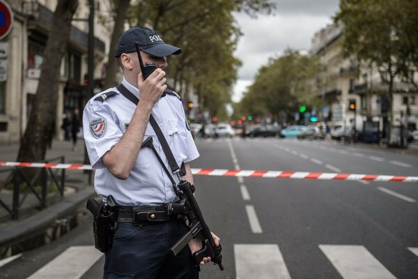 Γαλλία: Άνδρας απειλεί να ανατιναχθεί σε βενζινάδικο - Απαιτεί να δει τον Μακρόν