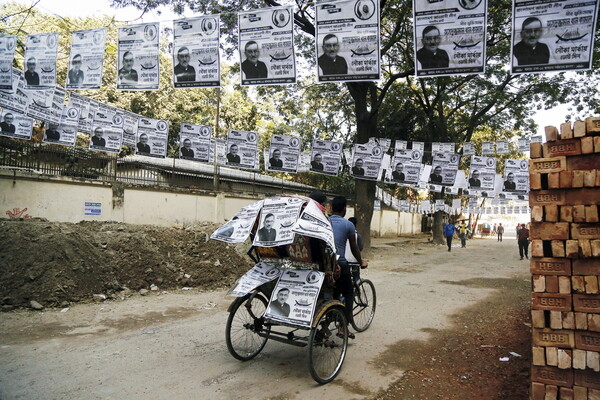 Μπαγκλαντές: 17 νεκροί σε συγκρούσεις τη μέρα των εκλογών- Για «φάρσα» μιλά η αντιπολίτευση