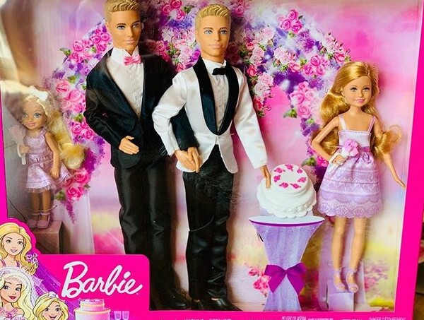 Ο Ken της Barbie ίσως αποκτήσει δικό του σύντροφο- Η Mattel εξετάζει το πρώτο ομόφυλο σετ γάμου
