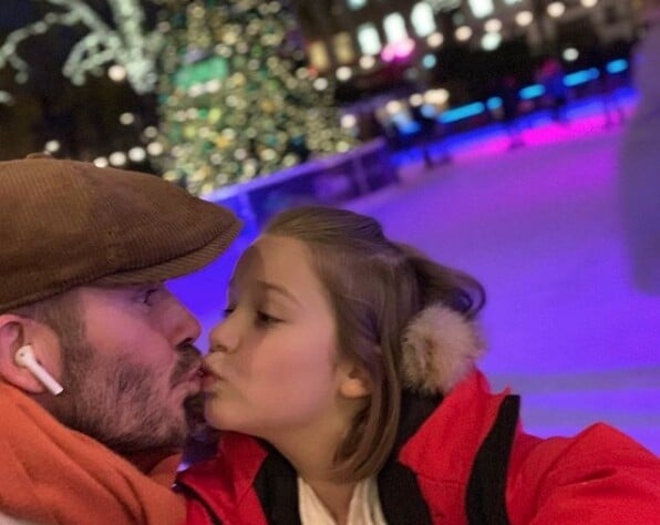 O Ντέιβιντ Μπέκαμ φιλάει την κόρη του στο στόμα και οι χρήστες των social media διχάζονται