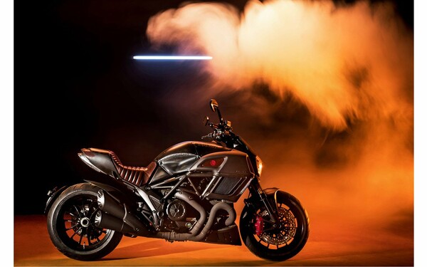 Συνεργασία Ducati & Diesel