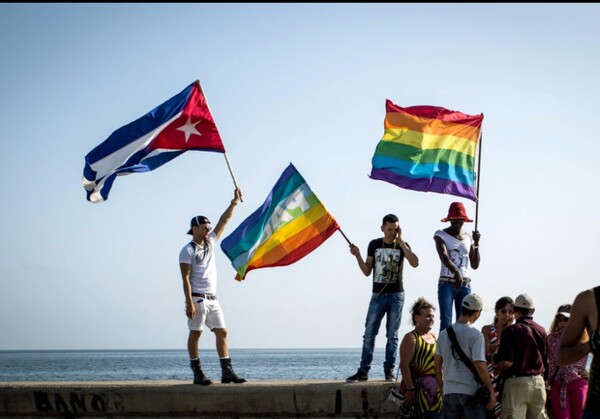 Κούβα: Η κυβέρνηση πήρε πίσω την αναφορά στο Σύνταγμα που υποστήριζε το γάμο ομοφύλων