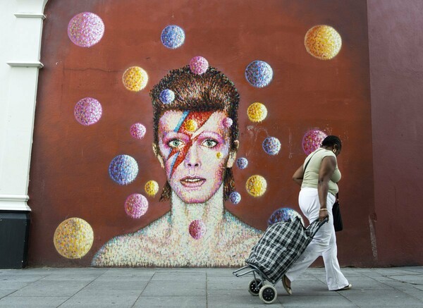 Η παγκόσμια έκθεση για τον Bowie γίνεται εφαρμογή στο κινητό