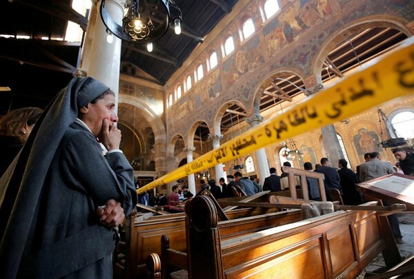 Το Ισλαμικό Κράτος δημοσίευσε βίντεο με άνδρα που ισχυρίζεται πως είναι ο δράστης της επίθεσης στην κοπτική εκκλησία στο Κάιρο