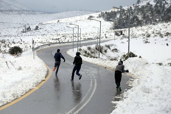 ΕΜΥ: Έκτακτο δελτίο επιδείνωσης καιρού με χιόνια και καταιγίδες την Πρωτοχρονιά