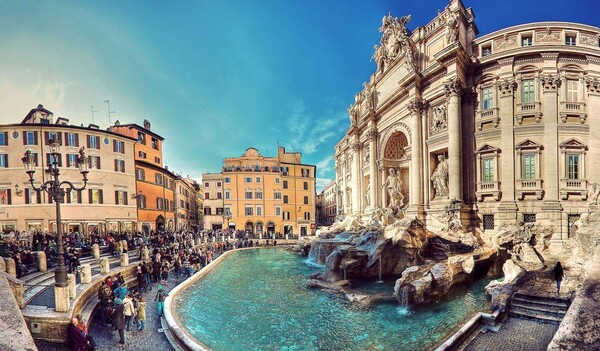 Το τεράστιο ποσό από τα κέρματα που πετιούνται στη Φοντάνα ντι Τρέβι διχάζει τη Ρώμη