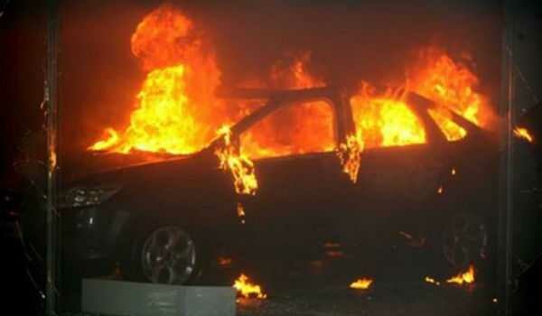 Θεσσαλονίκη: Έκαψαν τέσσερα κρατικά αυτοκίνητα