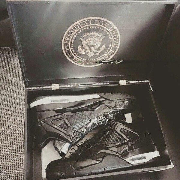 Ο Ομπάμα μόλις απέκτησε τα πιο συλλεκτικά sneakers στις ΗΠΑ και μάλιστα δωρεάν