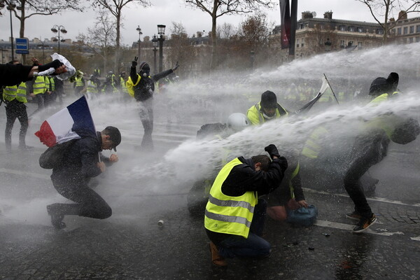 Γαλλία: Πιθανή η κήρυξη κατάστασης έκτακτης ανάγκης, λέει ο κυβερνητικός εκπρόσωπος