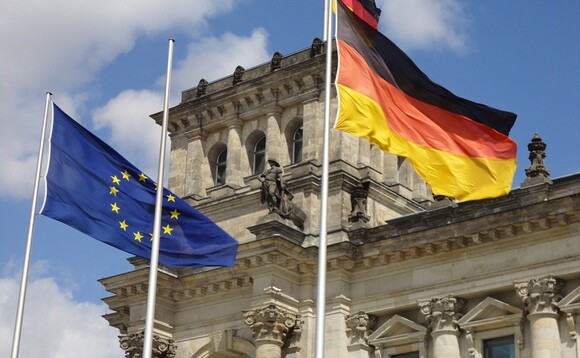 Γερμανία: Πράσινοι κατά Μέρκελ και Σόιμπλε για την Ελλάδα