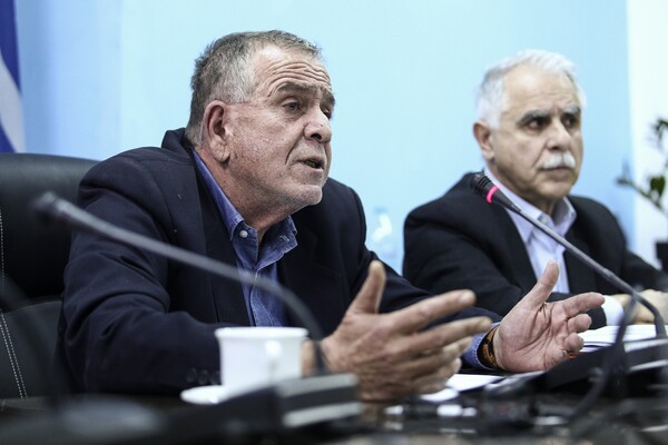 Σχέδια Μουζάλα για μεταναστευτικό: Ηλεκτρονική «ταυτότητα», μετρητά αντί για συσσίτια και νέοι χώροι στα νησιά