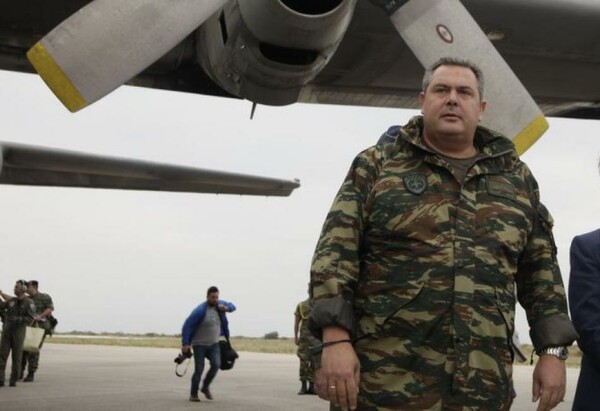 O Καμμένος υπερασπίζεται μέσω Τραμπ την αγάπη του στις στρατιωτικές στολές
