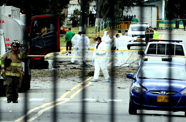 Εθνικό πένθος στην Κολομβία για τους 21 νεκρούς από την βομβιστική επίθεση στην Μπογκοτά