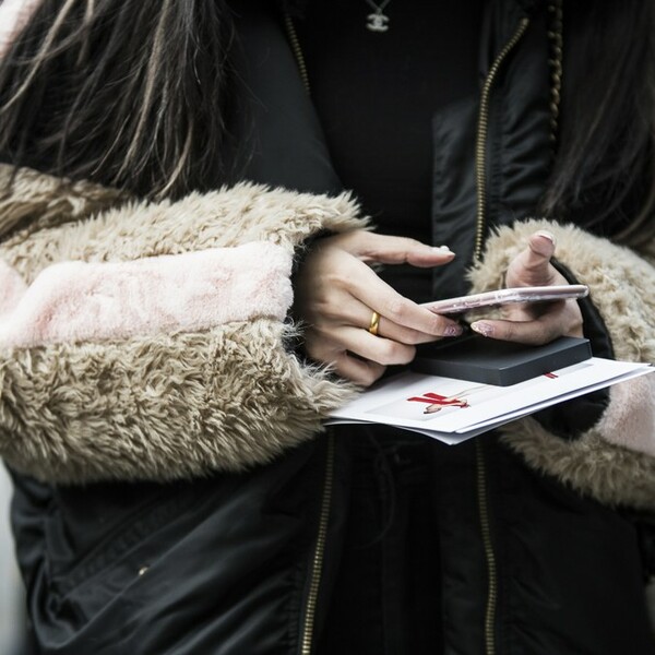 Street Style: Tολμηρά χρώματα και στιλ από τα cool αγόρια της λονδρέζικης σκηνής