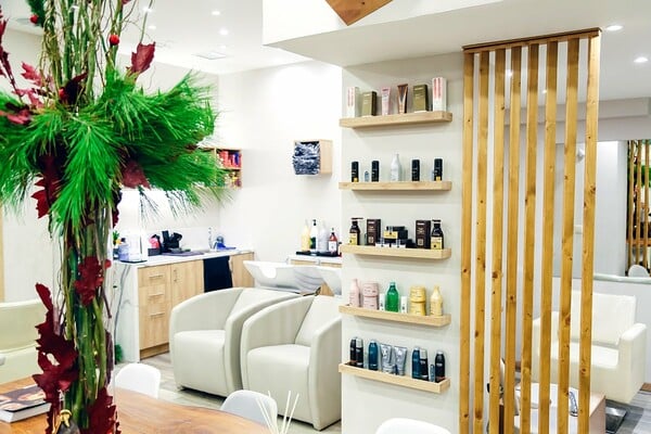 25 Hair Salon | Η αλλαγή που πρέπει να τολμήσουμε ξεκινάει από το κεφάλι μας