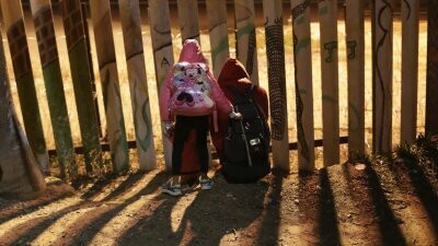ΗΠΑ: Συνοριοφύλακες συνέλαβαν την 7χρονη κόρη ενός μετανάστη και το παιδί πέθανε την επόμενη ημέρα