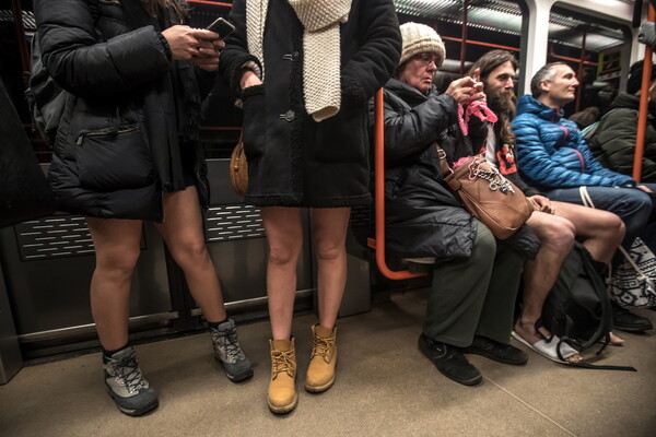 Στο μετρό χωρίς παντελόνι και φέτος